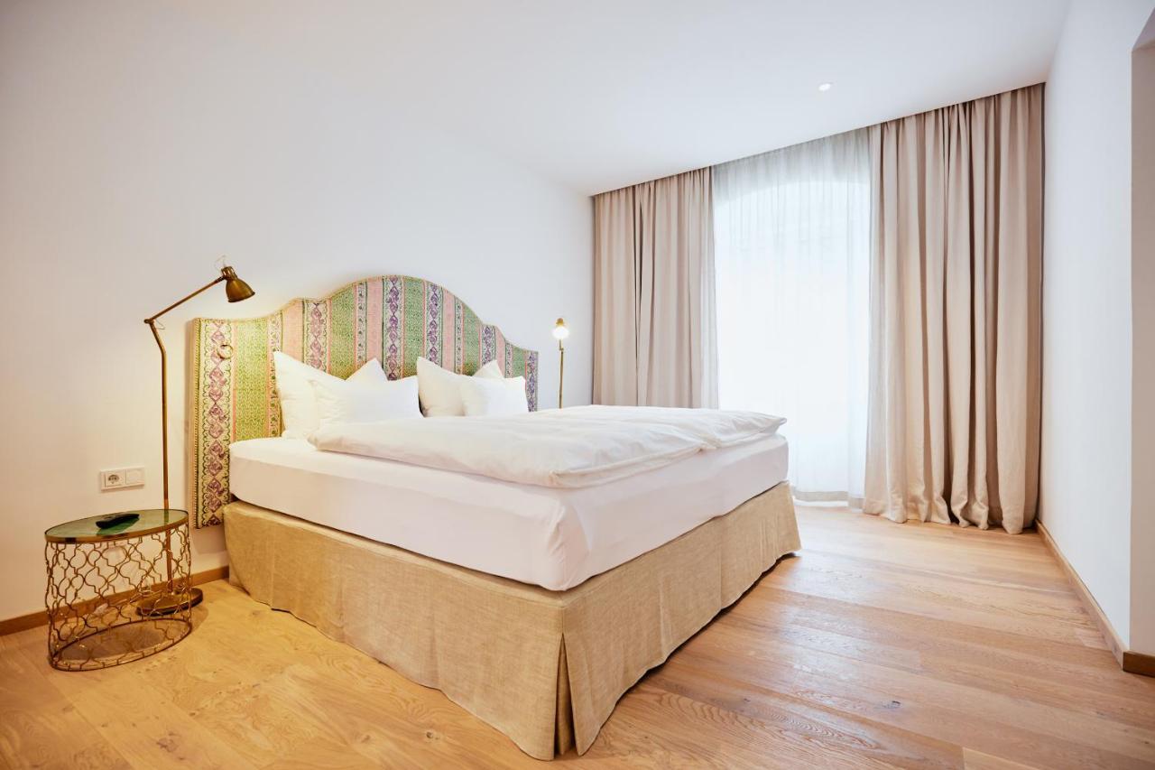 Boutiquehotel Zum Goldenen Hirschen Gmunden Eksteriør billede