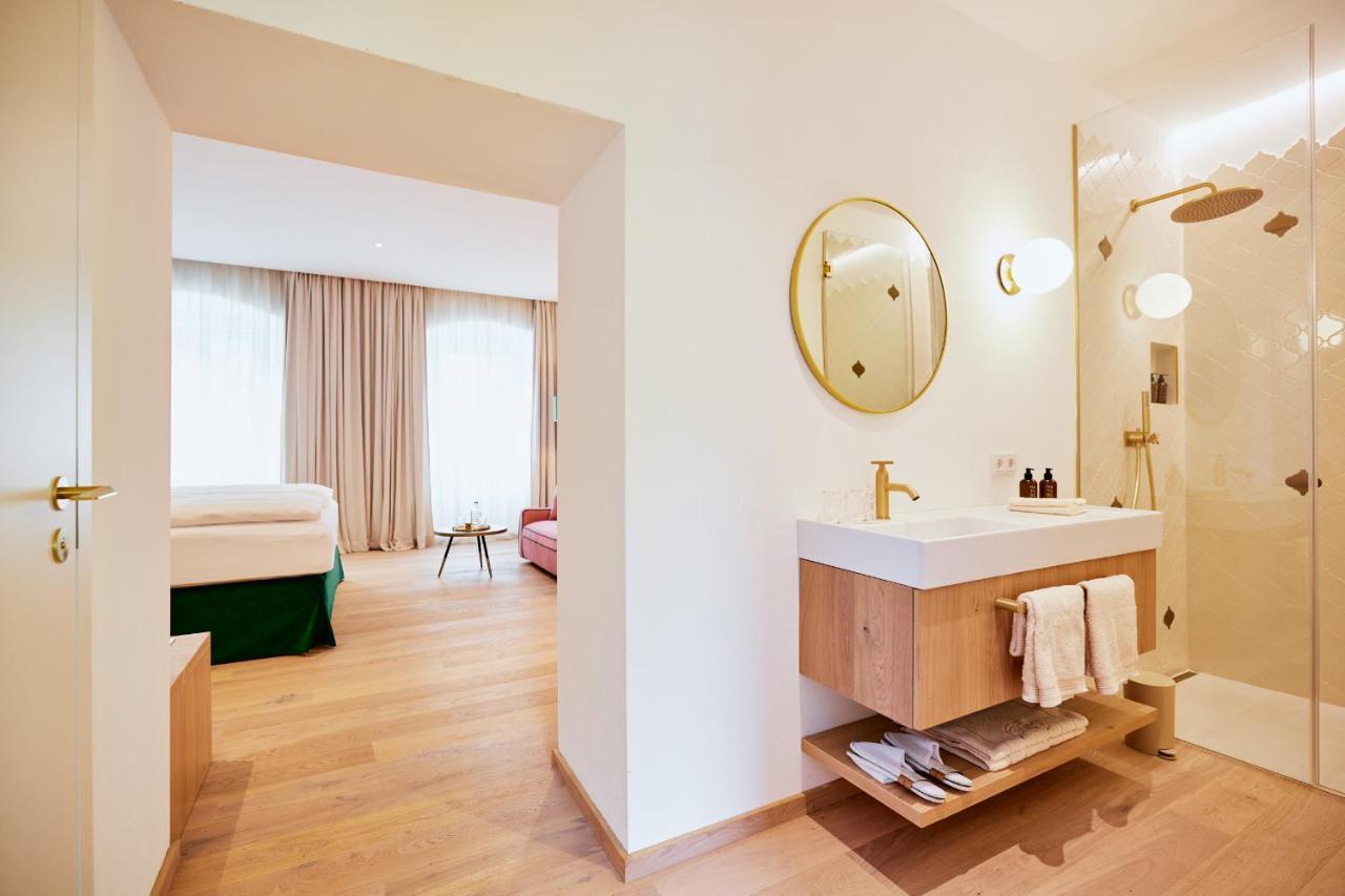 Boutiquehotel Zum Goldenen Hirschen Gmunden Eksteriør billede