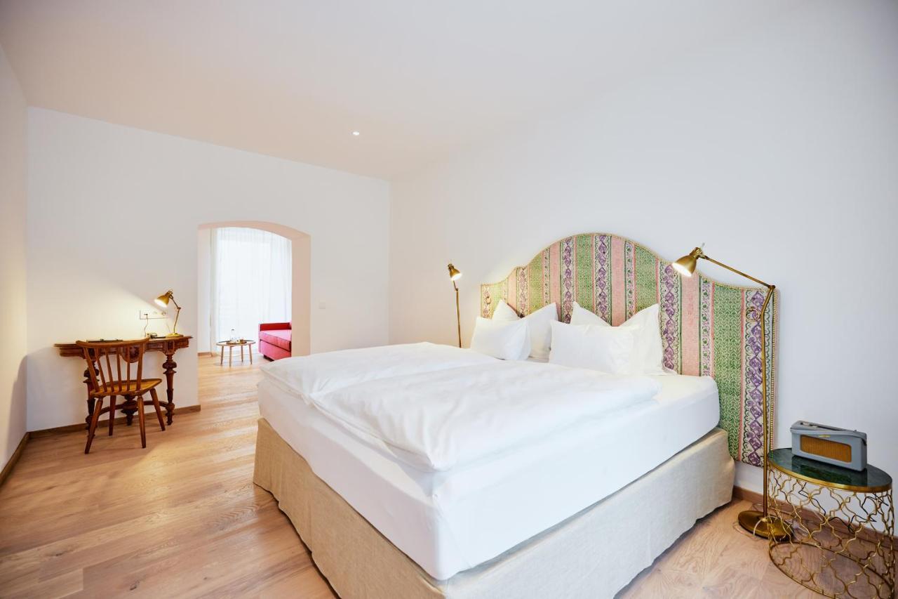 Boutiquehotel Zum Goldenen Hirschen Gmunden Eksteriør billede
