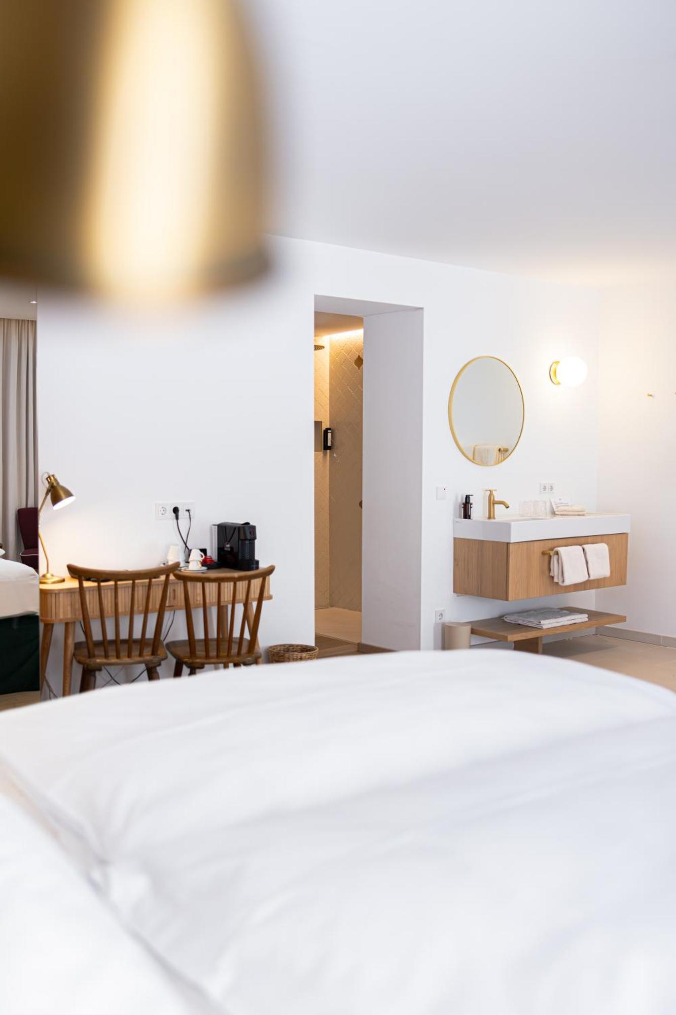 Boutiquehotel Zum Goldenen Hirschen Gmunden Eksteriør billede