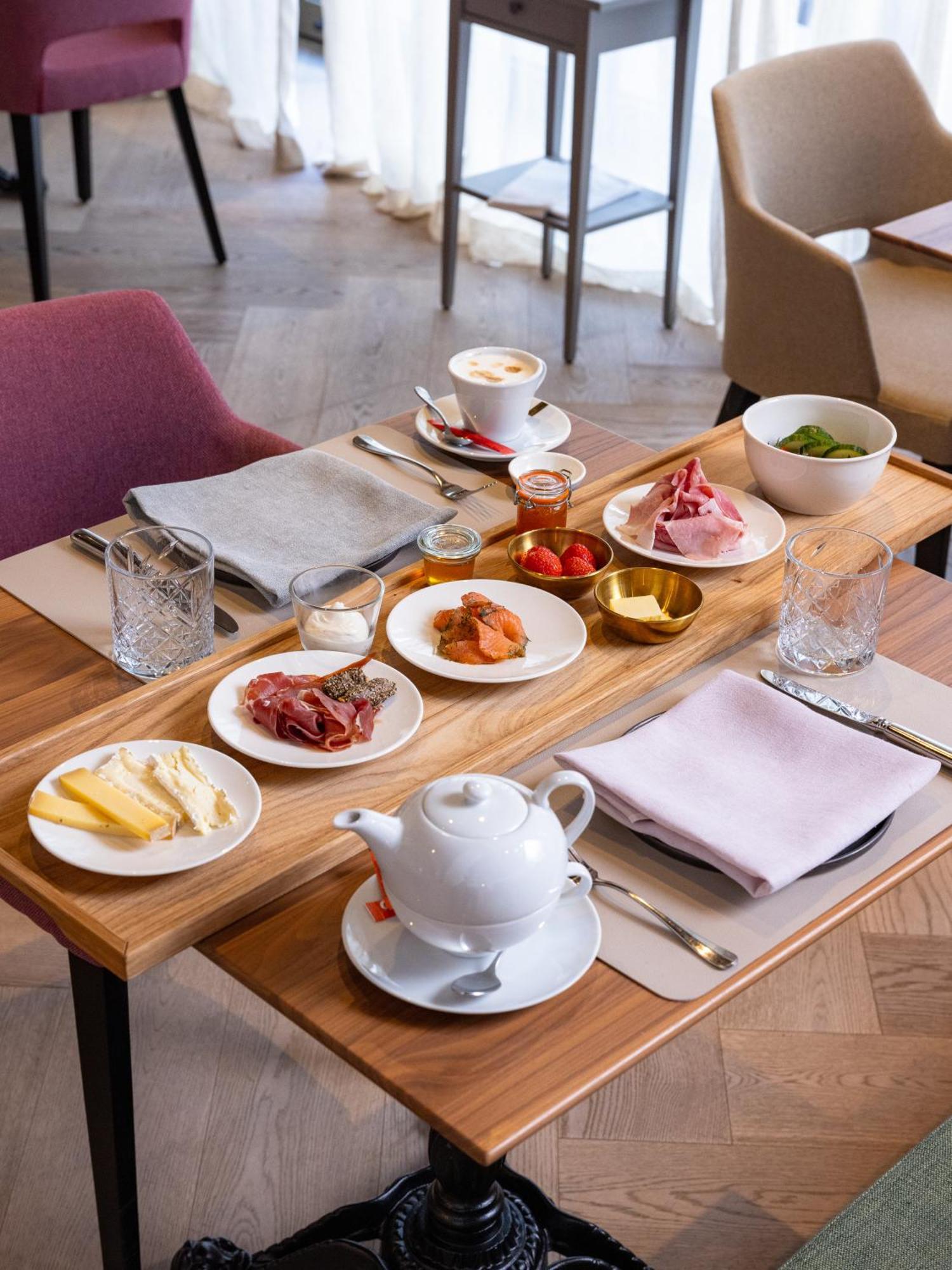 Boutiquehotel Zum Goldenen Hirschen Gmunden Eksteriør billede